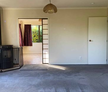 Spacious 4 bedroom Family Home - Photo 2