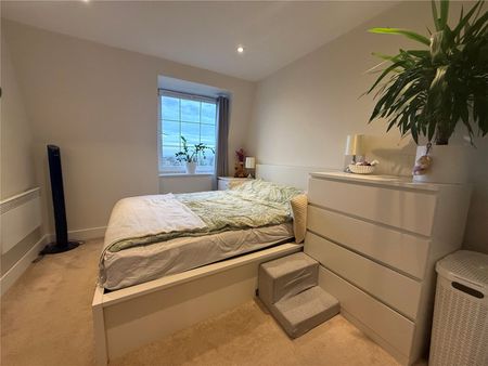 Central Walk, Station Approach, Epsom, Surrey, KT19 8BY - Photo 4