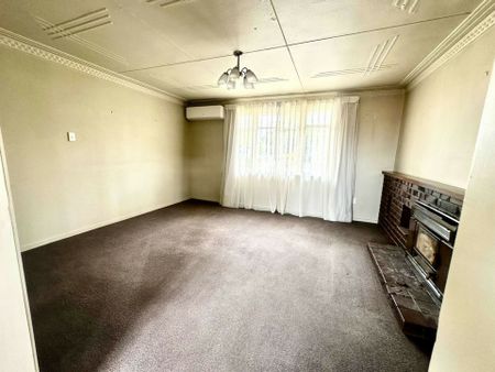 Three bedroom home - Periodic tenancy or short term - Photo 3
