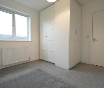 4 bedroom terraced house to rent - Photo 4