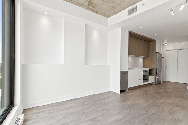 Condo for rent, Montréal (Saint-Laurent) - Photo 1