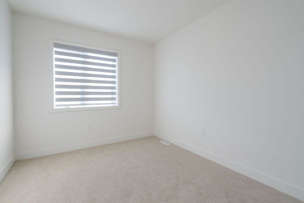 For Lease - 20 Westwood Avenue, Barrie, Ontario - Photo 1