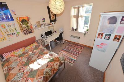 2 bedroom Flat in Low Close Street, Leeds - Photo 4