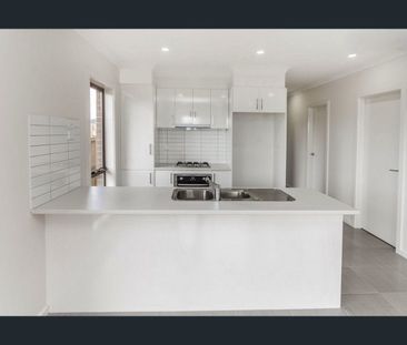 Low Maintenance Living in Merrifield's Estate ! - Photo 4