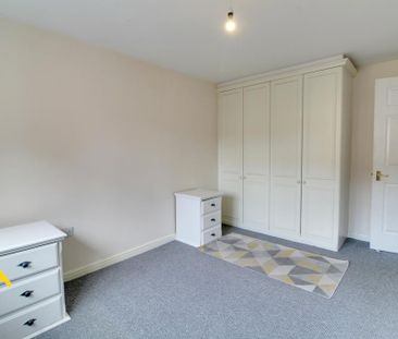 3 bedroom flat to rent - Photo 3