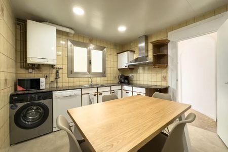 Carrer de Sant Pau, Barcelona, Catalonia 08001 - Photo 5