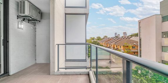 One-bedroom apartment in the central of Rosehill - Photo 2