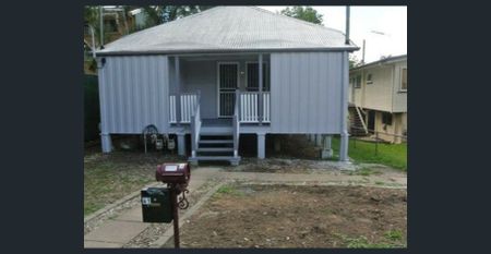 Charming 1 Bedroom House in the Heart of Newmarket- Rent will be increased to $430 from March 2026 - Photo 5