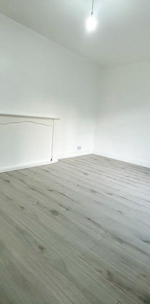 1 Bedroom Flat To Let - HP11 - Photo 1