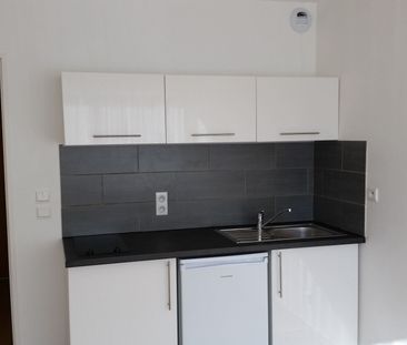 Appartement à louer - REIMS RUE CLOVIS - Photo 3