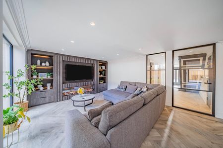 4 bedroom House To Let Total Size: 3079 SQ FT - Photo 2