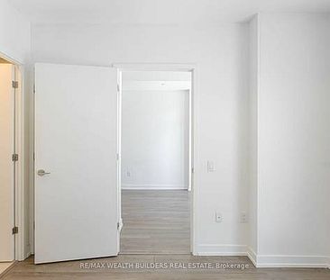 Yonge & Eglinton Large Upgraded 1Bdrm 9Ft Ceilings Near Shopping Cent - Photo 1