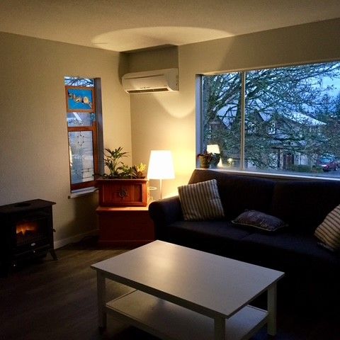 Beautiful 2-Bedroom Upper Suite in Downtown Qualicum – Available January 1st - Photo 1
