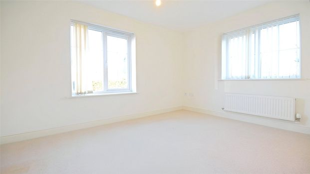 Shearwater Drive, Bracknell, RG12 - Photo 1
