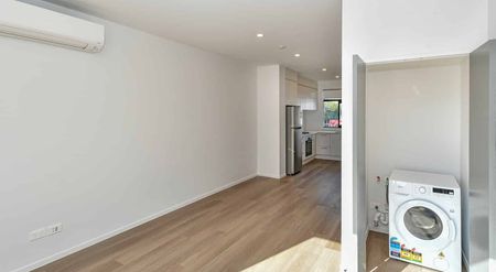 3 Bedrooms, Henderson - Photo 3