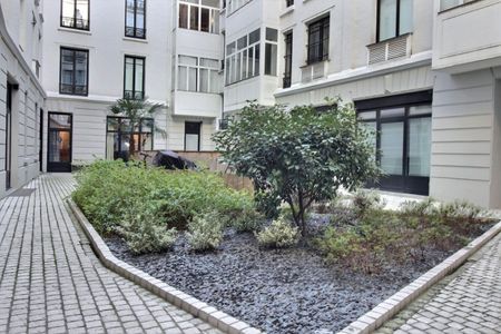 8eme arrondissement - TRIANGLE D'OR- APPARTEMENT MEUBLÉ- 50M² - Photo 2