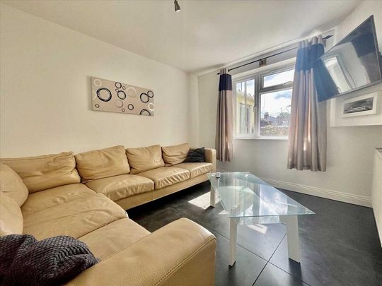 6 bedroom house share to rent - Photo 1