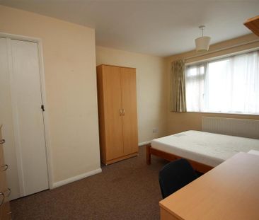 3 bedroom semi-detached house to rent - Photo 6