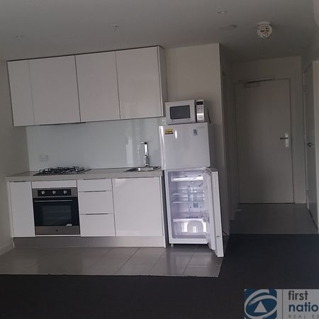 "Perfect Position" - Photo 3