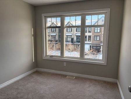 For Lease - 29 Fallengale Crescent, Kanata, Ontario - Photo 3