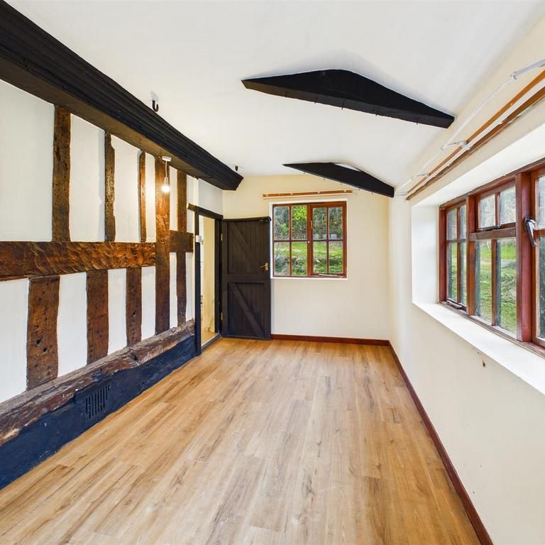 5 bedroom detached house to rent - Photo 1