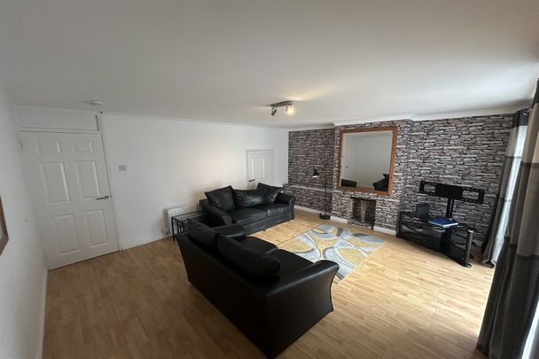 10 Hollyvale, Newtownabbey, BT36 5NG - Photo 1