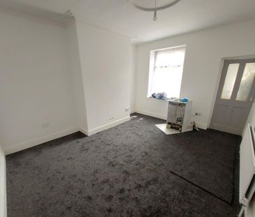 4 bedroom terraced house to rent - Photo 2