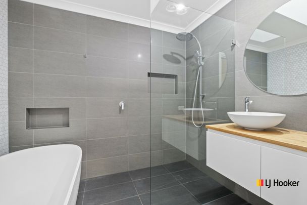 Spacious Family Home - Photo 1