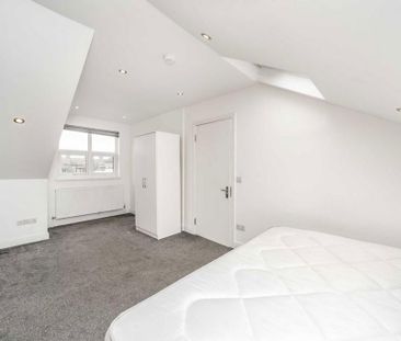 3 bedroom flat to rent - Photo 2
