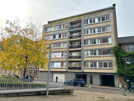 Modern, gerenoveerd appartement in hartje Leuven met 2 slaapkamers - Photo 3