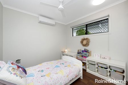 SLEEK & MODERN - Photo 5