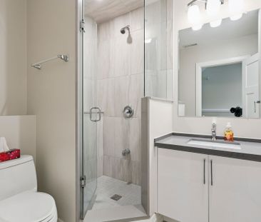 For Lease - 105 Twenty Second Street, Toronto, Ontario - Photo 2