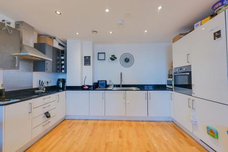 2 bedroom flat to rent - Photo 4