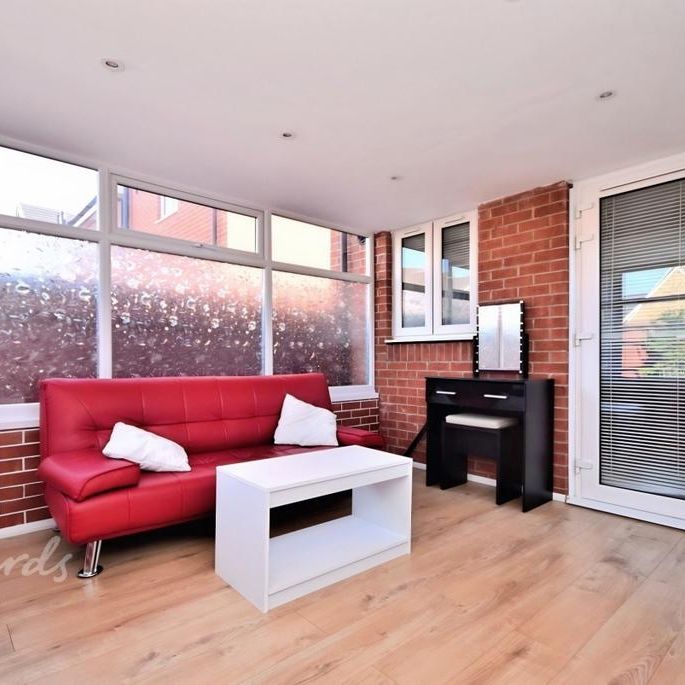 3 bedroom semi-detached house to rent - Photo 1