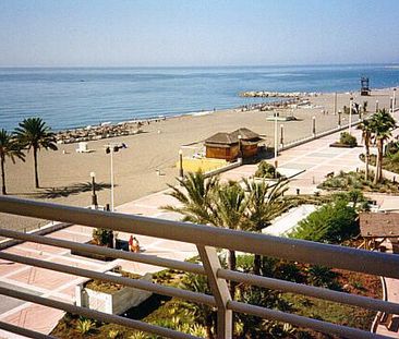 Middle Floor Apartment in Estepona - Photo 1