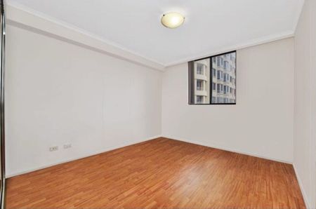 Strathfield - Photo 4