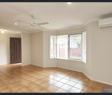 For Lease: Spacious Family Living in a Convenient Acacia Ridge Loca... - Photo 1