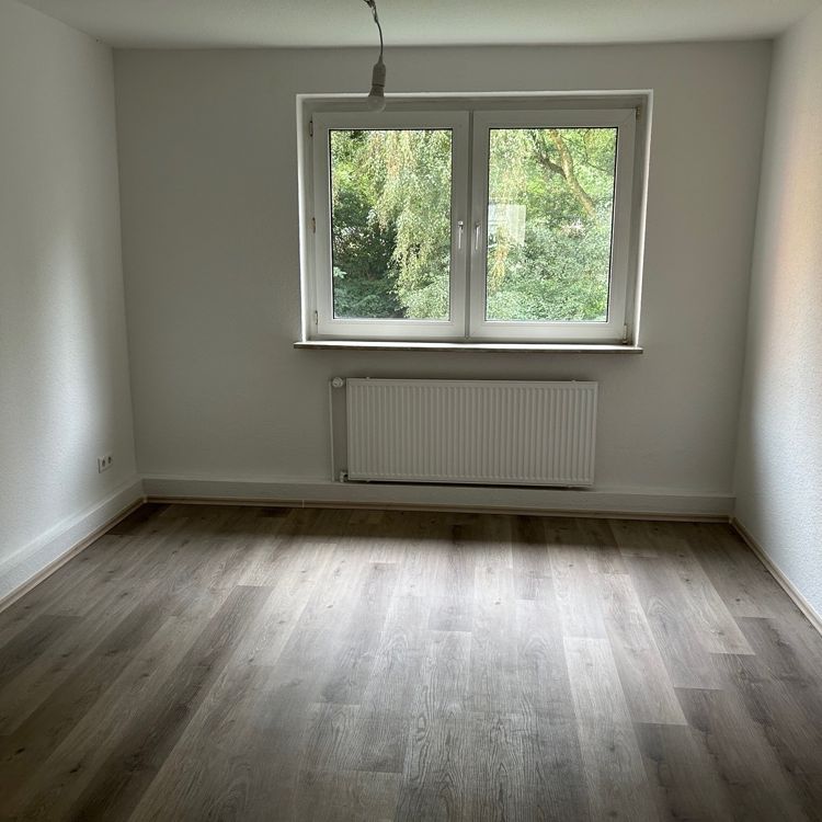 Große 3 Zimmer Wohnung im 4.Obergeschoss - Photo 1