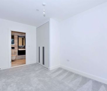 A modern and unfurnished two bedroom apartment in the Horlicks Quar... - Photo 5