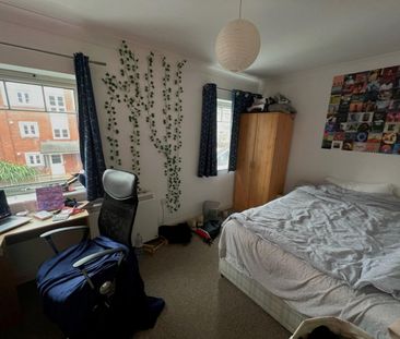 2 bedroom Flat To Let - Photo 4