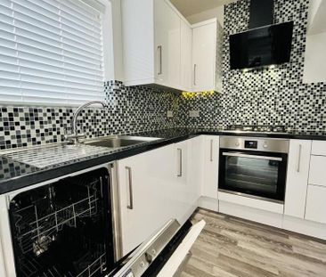 3 bedroom semi-detached house to rent - Photo 6