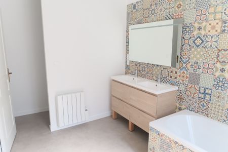 Location Maison 4 pièces 84m² - Photo 3