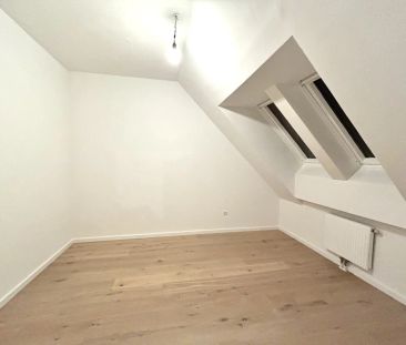 1190! Generalsanierte 2-Zimmer Wohnung mit kleiner Terrasse und neu... - Photo 1