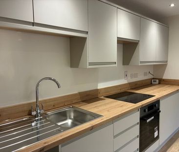 Spinney Road, Irthlingborough, NN9 - Photo 1