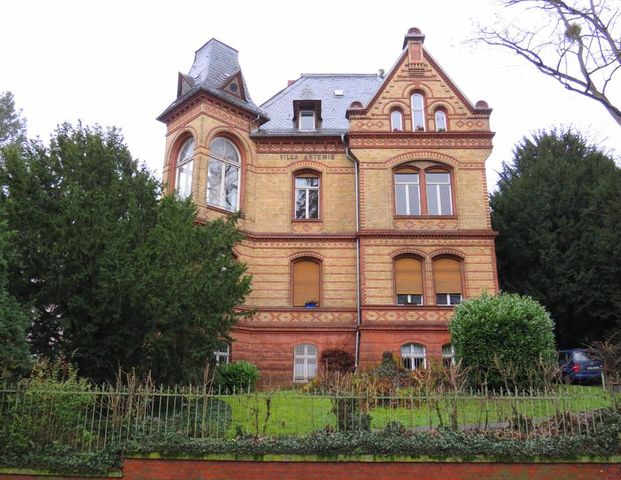 Wohnung in Altbauvilla in Wiesbaden zu vermieten - Photo 1