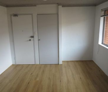 Top Floor Living - Photo 4