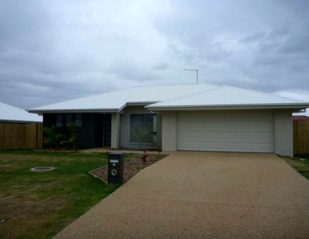 Family Home! - Photo 1