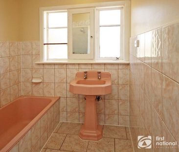 Regular Garden Maintenance Included - Photo 5