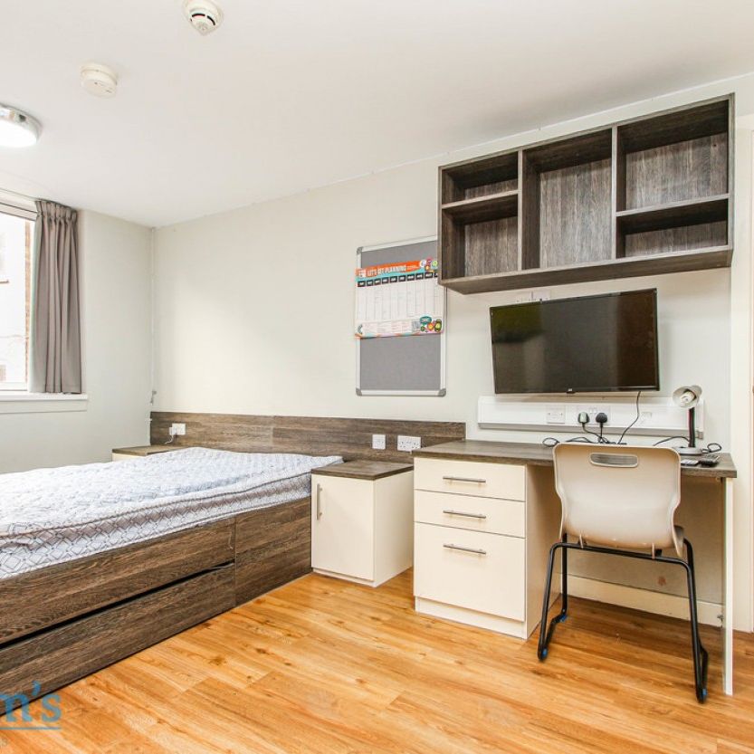 References Pending - 1 bed Studio - Photo 1