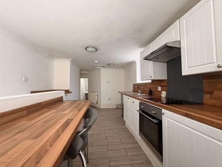 2 bedroom flat to rent - Photo 4